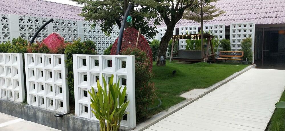 ทรี เรสซิเดนซ์ Motel เชียงใหม่ ภายนอก รูปภาพ