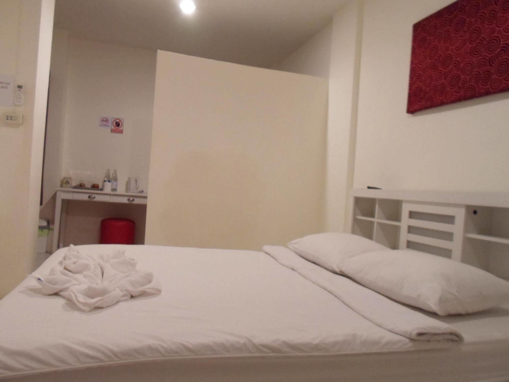 ทรี เรสซิเดนซ์ Motel เชียงใหม่ ภายนอก รูปภาพ