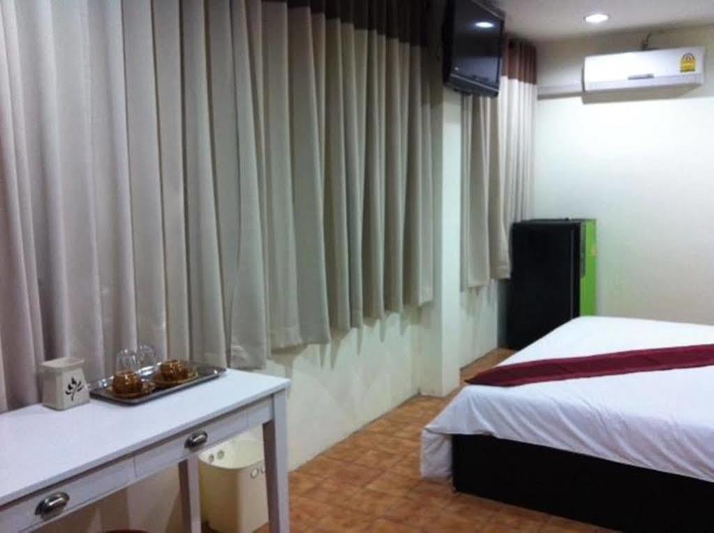 ทรี เรสซิเดนซ์ Motel เชียงใหม่ ภายนอก รูปภาพ